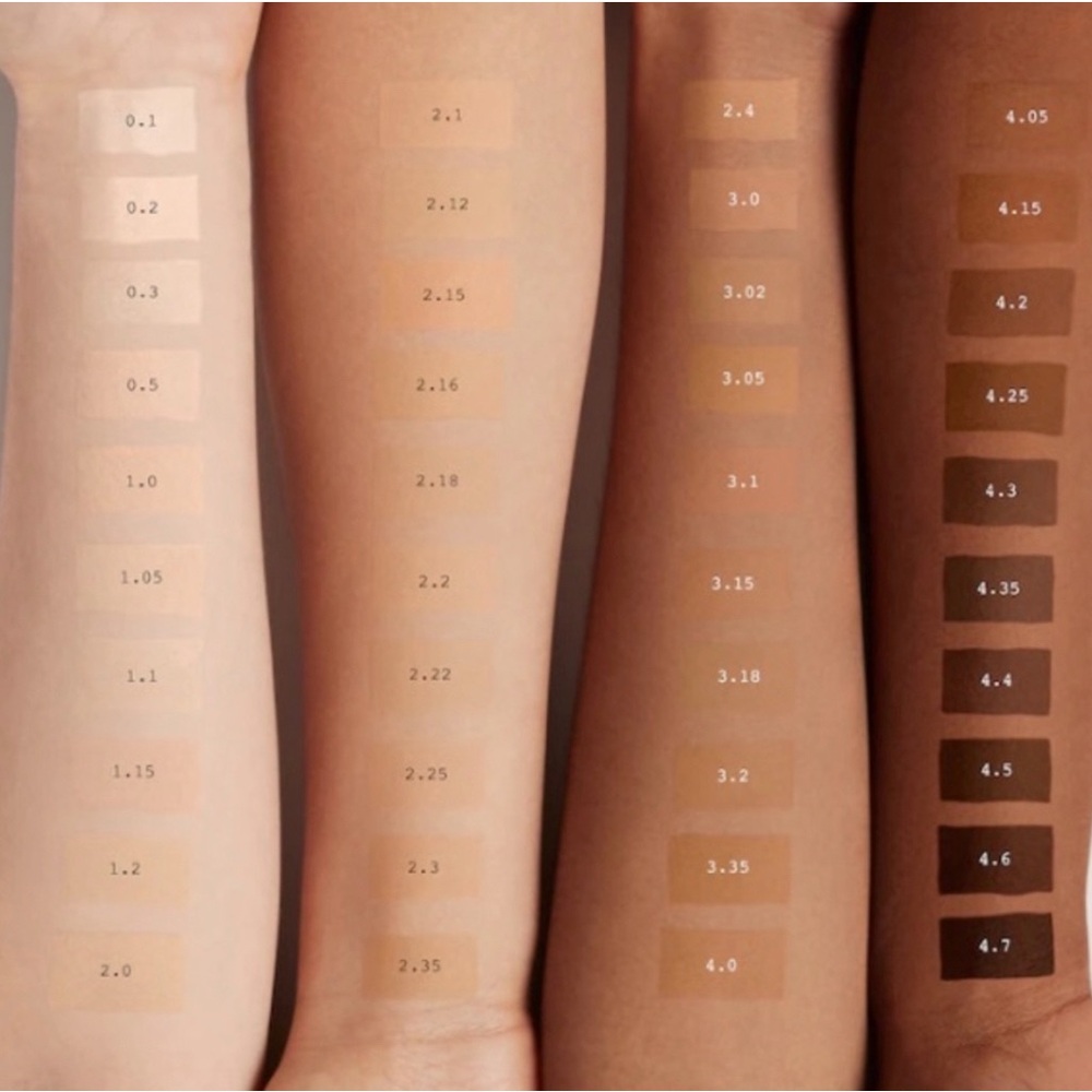 New Smashbox Studio Skin Full Coverage  1.1  Fair Light w/ Neutral Undertone - Picture 3 of 3